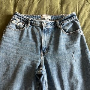 Abercrombie Curve Love 90s Relaxed Jean High Rise